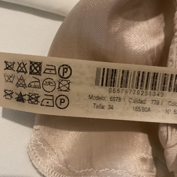 Beautiful white dress from Massimo Dutti no belt, FREE silk scarf - Picture 5 of 15